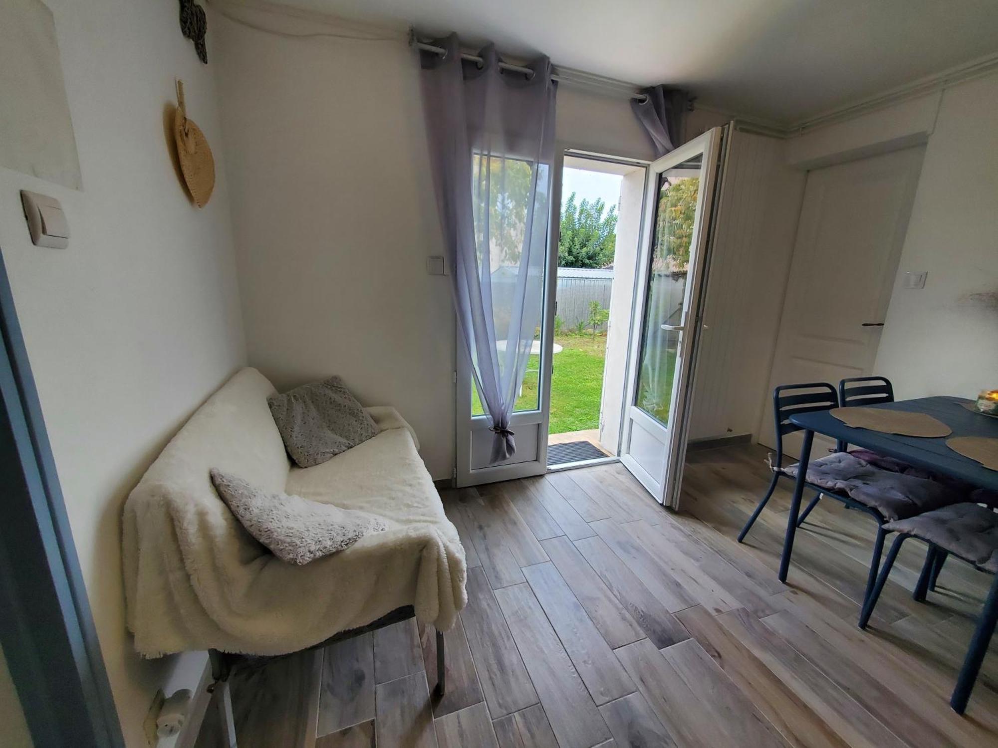 Appart 28M2 Avec Jardin Et Parking Prives, Chambre Separee Milhaud Экстерьер фото